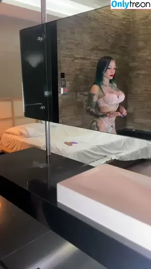  nude photo #0005