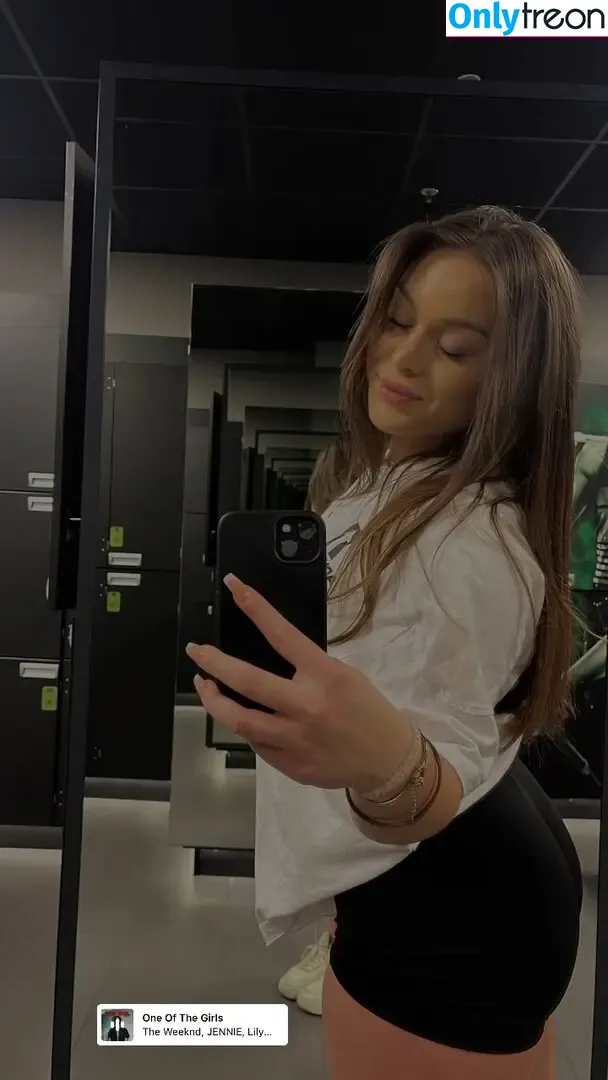 lisyyy.w nude photo #0028 (lisyyy.w)
