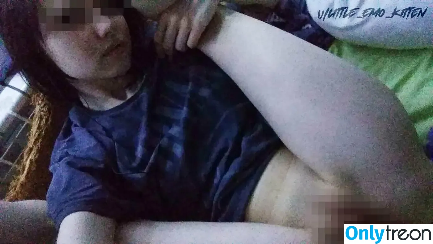 little_emo_kitten nude photo #0585 (daddys_emo_girl)