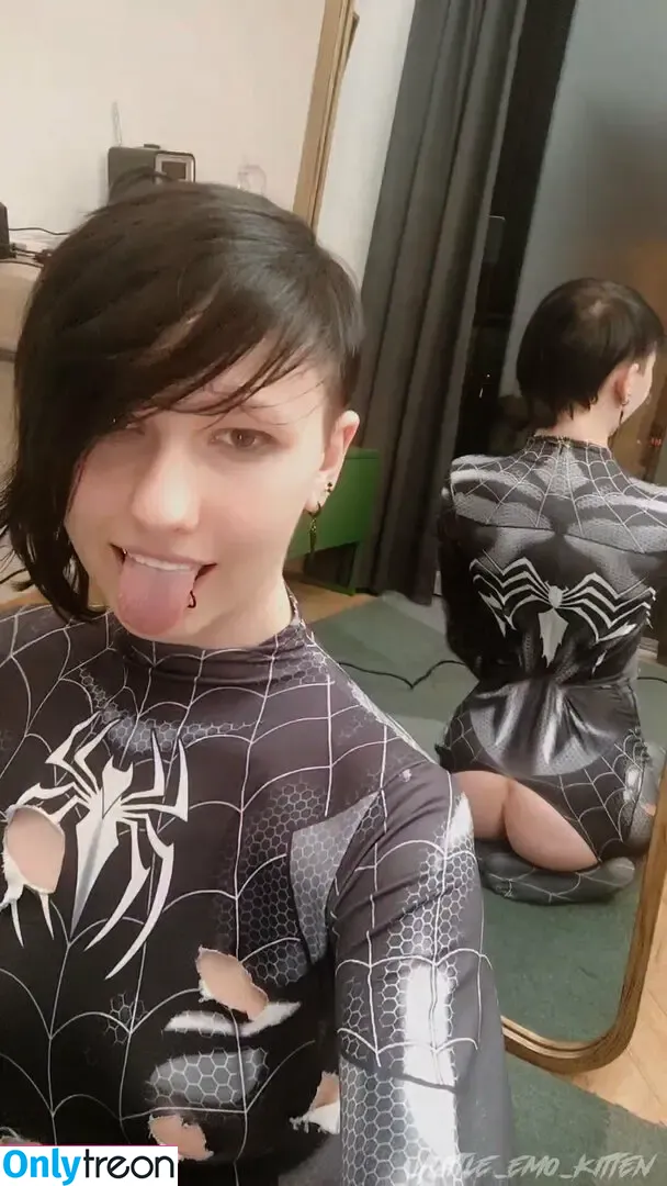 little_emo_kitten nude photo #0606 (daddys_emo_girl)