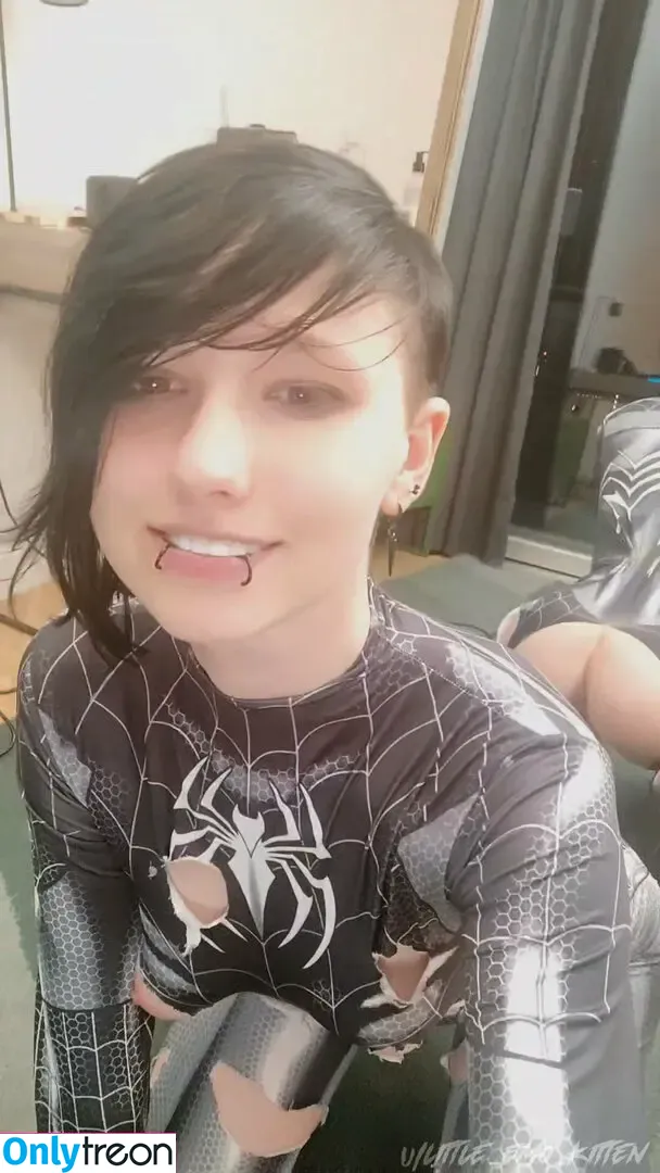 little_emo_kitten nude photo #0608 (daddys_emo_girl)