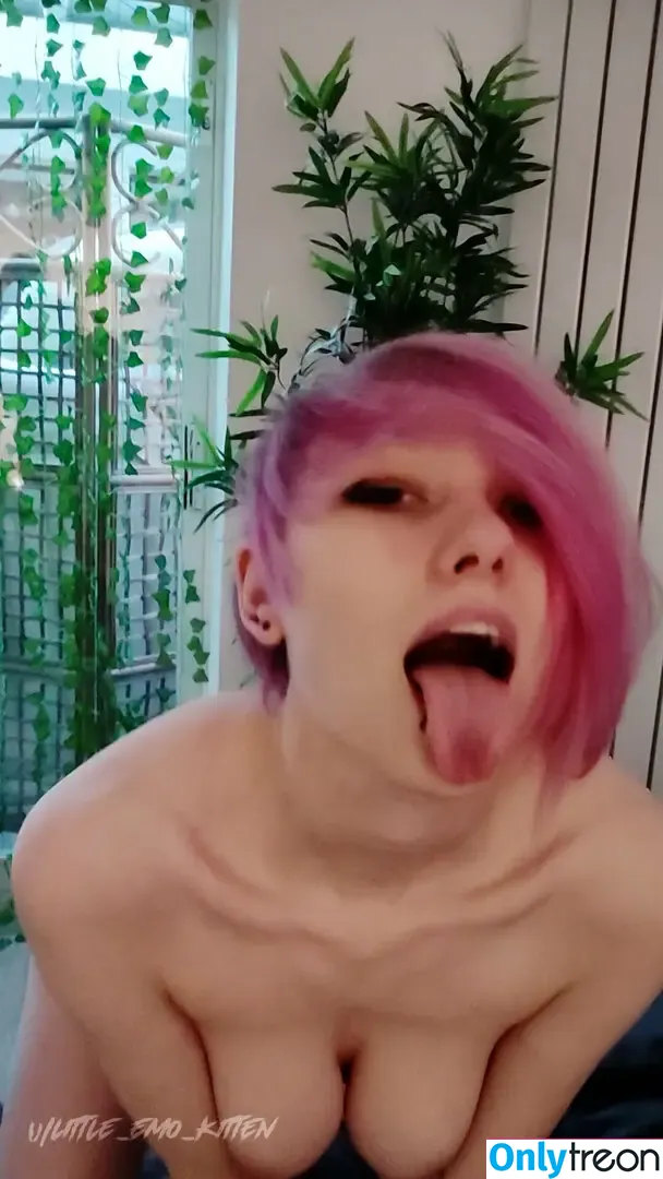 little_emo_kitten nude photo #0762 (daddys_emo_girl)