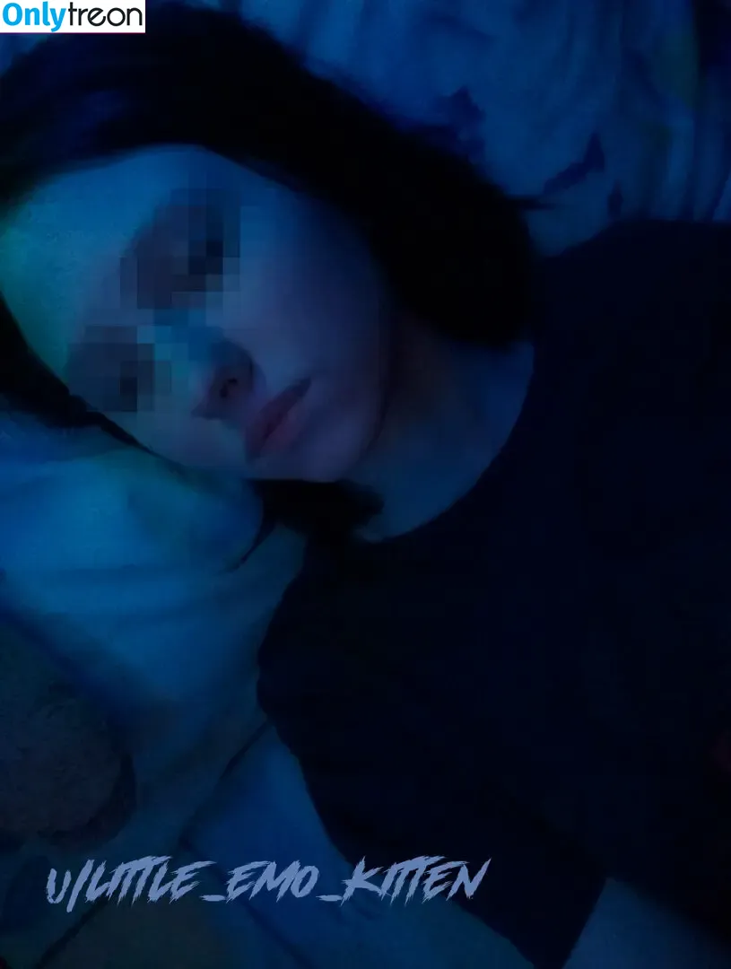 little_emo_kitten nude photo #0902 (daddys_emo_girl)