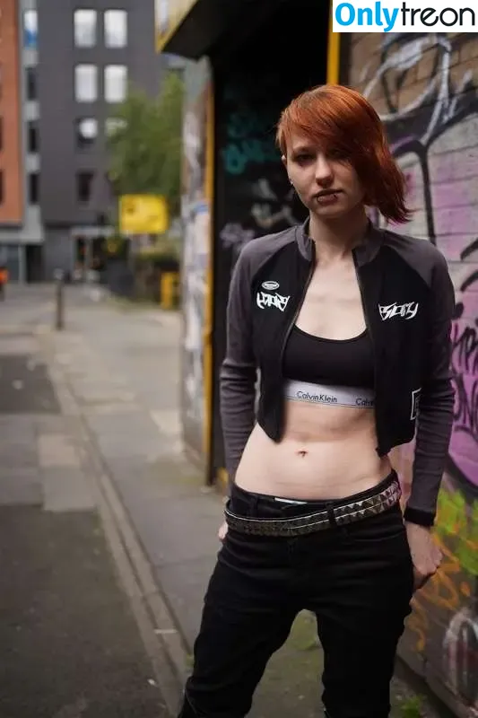 little_emo_kitten nude photo #0969 (daddys_emo_girl)