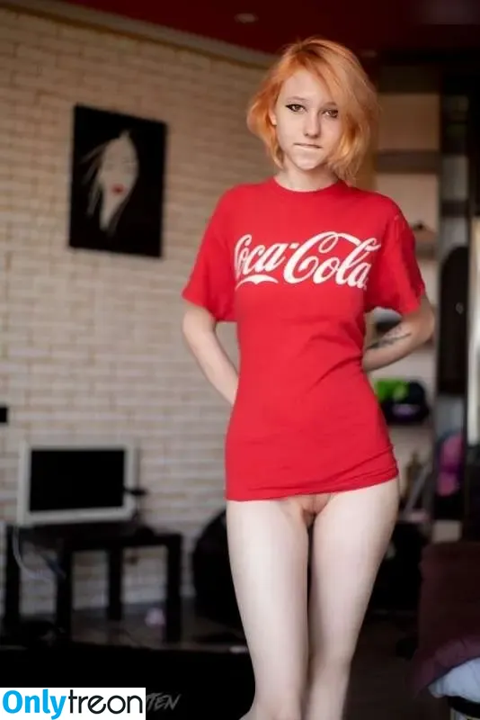 little_emo_kitten nude photo #0985 (daddys_emo_girl)
