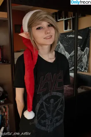 little_emo_kitten / daddys_emo_girl nude photo #1114
