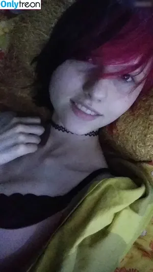 little_emo_kitten / daddys_emo_girl nude photo #1450