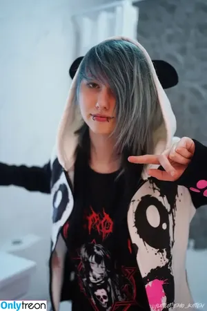 little_emo_kitten / daddys_emo_girl nude photo #1717