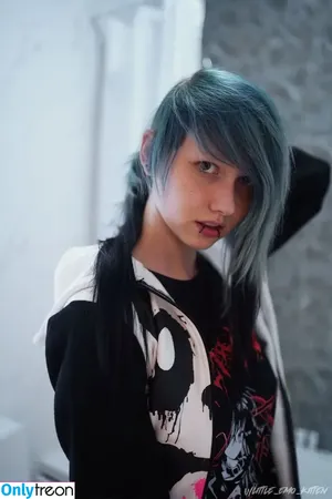 little_emo_kitten / daddys_emo_girl nude photo #1722
