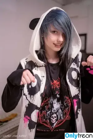 little_emo_kitten / daddys_emo_girl nude photo #1814