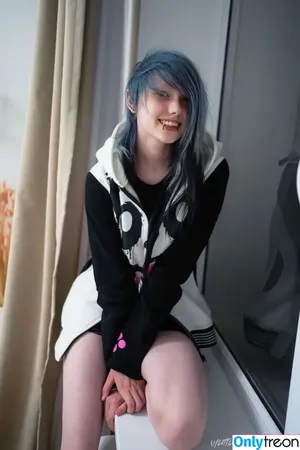 little_emo_kitten / daddys_emo_girl nude photo #1868