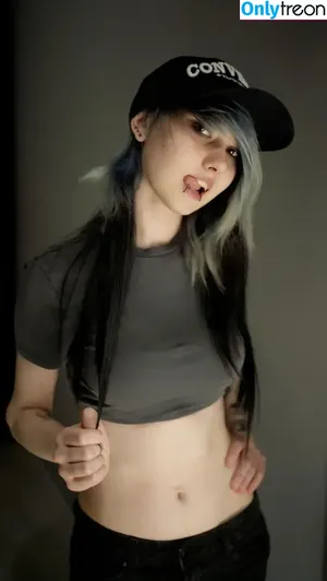 little_emo_kitten / daddys_emo_girl nude photo #1873