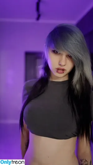 little_emo_kitten / daddys_emo_girl nude photo #1876