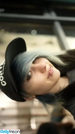 little_emo_kitten / daddys_emo_girl nude photo #1877