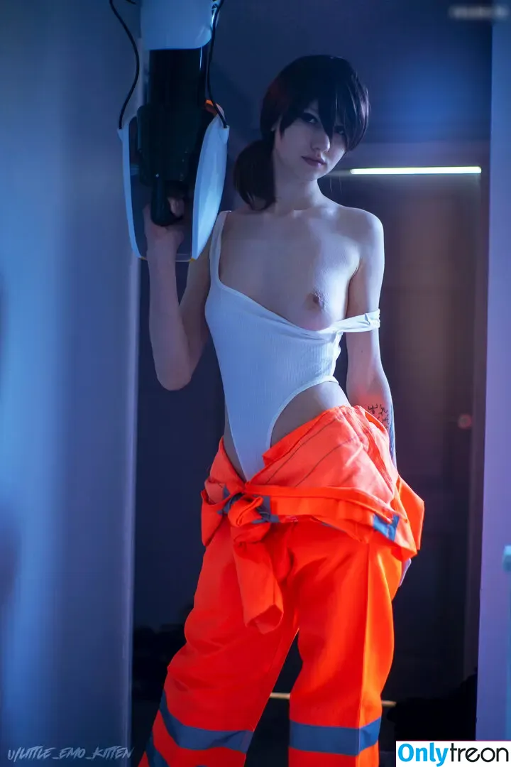 little_emo_kitten nude photo #1301 (daddys_emo_girl)