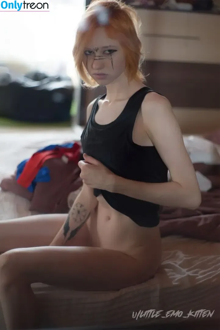 little_emo_kitten nude photo #1326 (daddys_emo_girl)