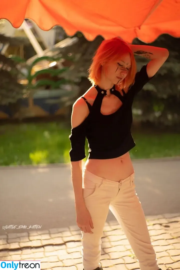 little_emo_kitten nude photo #1329 (daddys_emo_girl)