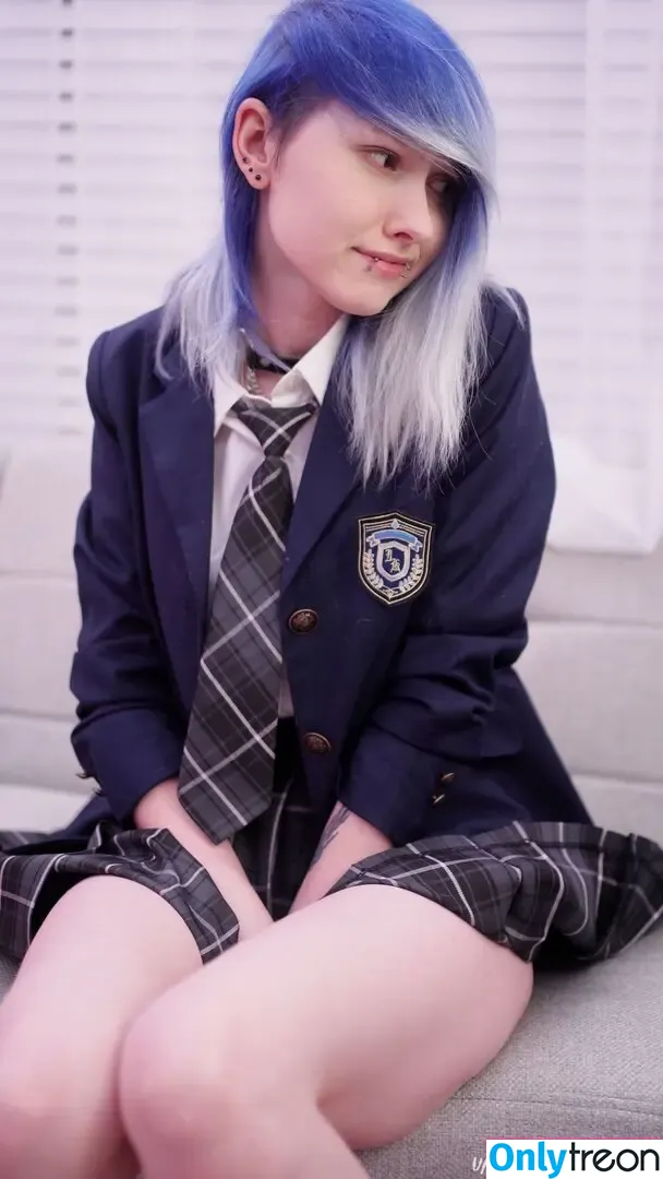 little_emo_kitten nude photo #1630 (daddys_emo_girl)