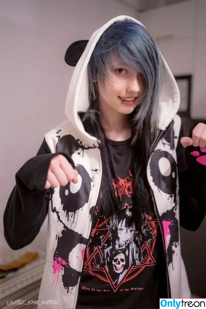 little_emo_kitten nude photo #1862 (daddys_emo_girl)
