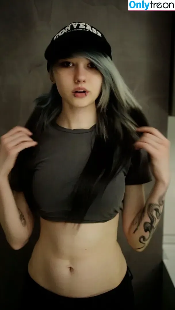 little_emo_kitten nude photo #1870 (daddys_emo_girl)