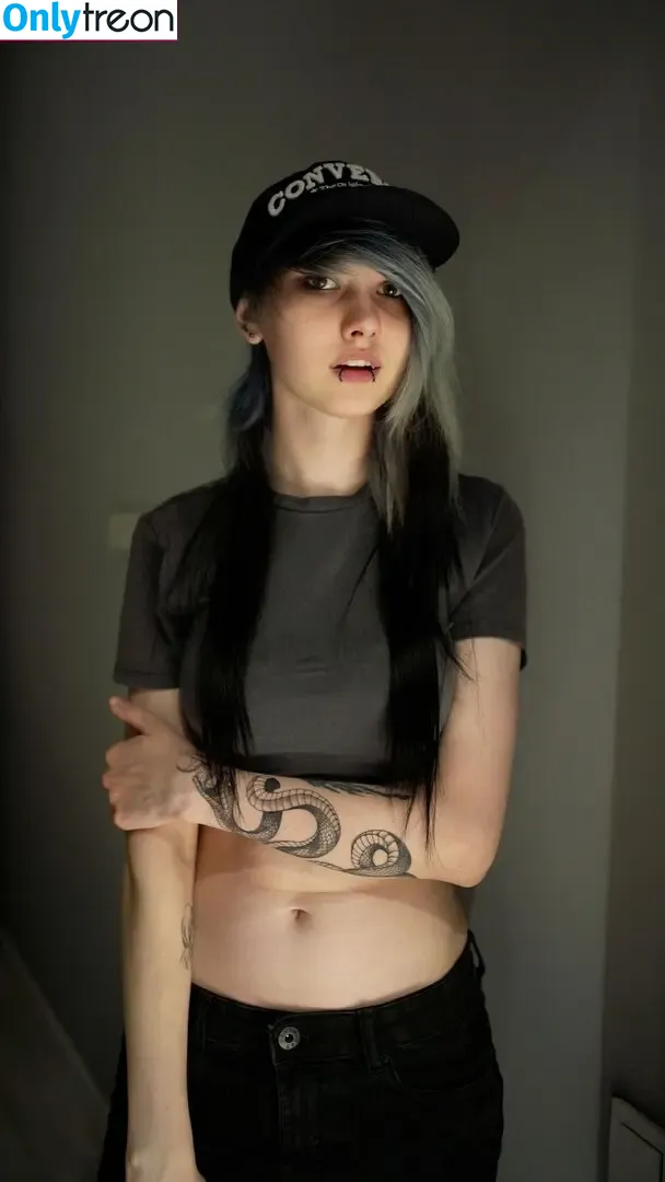 little_emo_kitten nude photo #1871 (daddys_emo_girl)