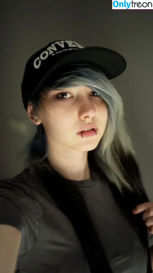little_emo_kitten nude photo #1872 (daddys_emo_girl)
