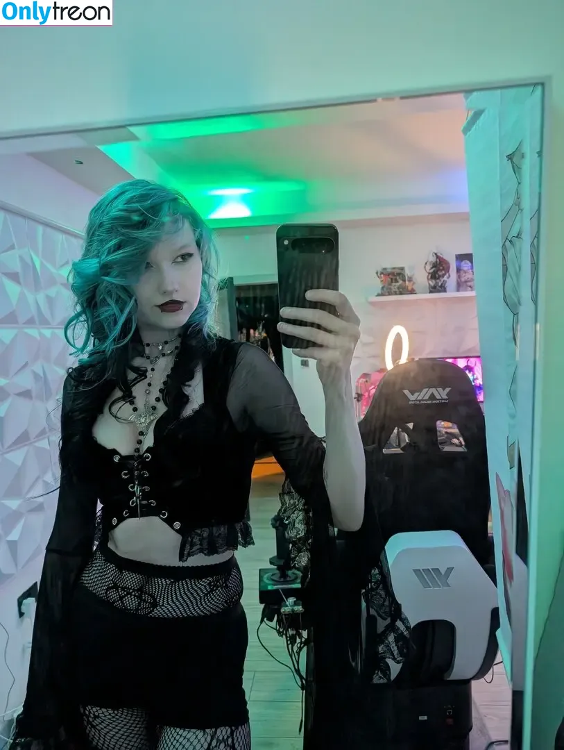 little_emo_kitten nude photo #2017 (daddys_emo_girl)