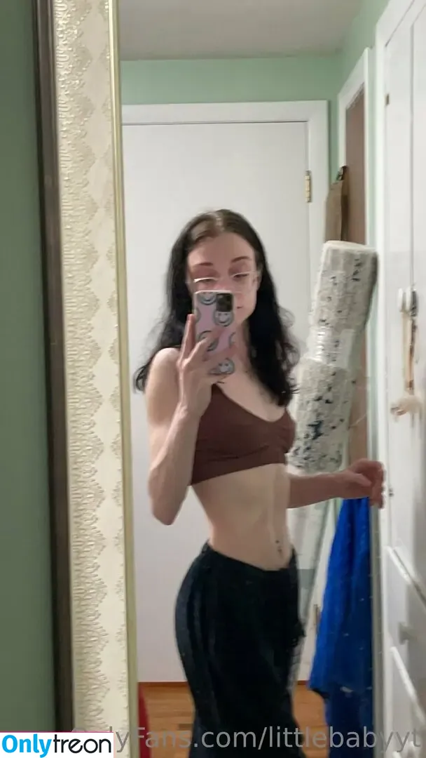 littlebabyyt nude photo #0045 (littlebabyty)