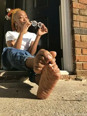littleebonyfeet / prettyfeetpicsx nude photo #0011