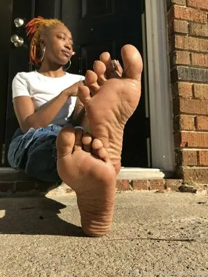littleebonyfeet / prettyfeetpicsx nude photo #0014