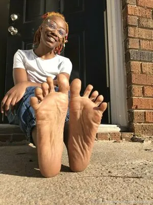 littleebonyfeet / prettyfeetpicsx nude photo #0021