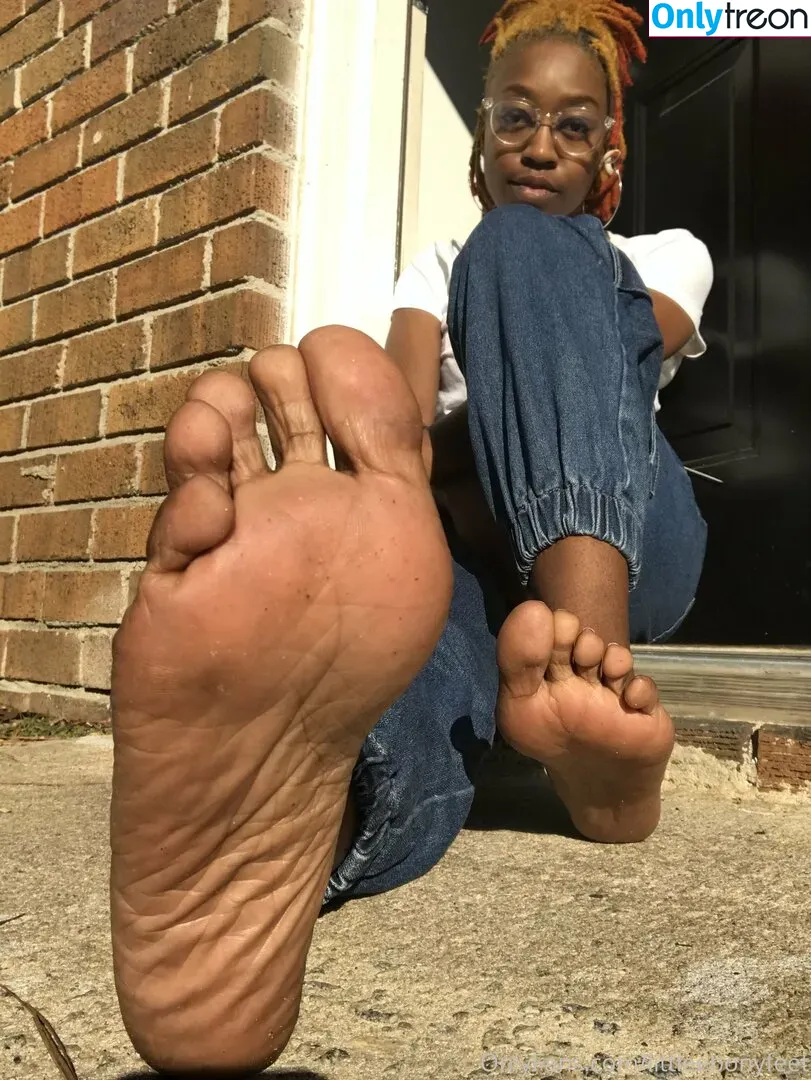 littleebonyfeet nude photo #0001 (prettyfeetpicsx)