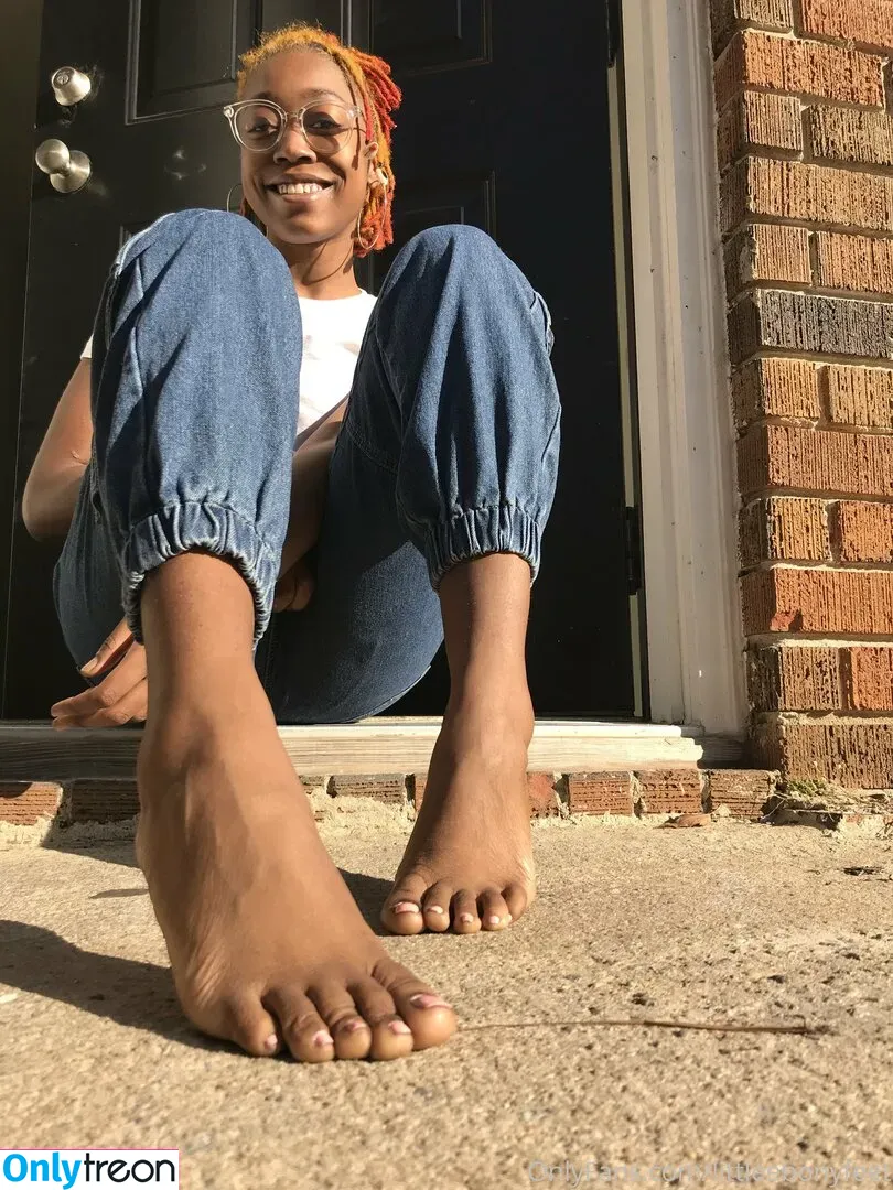 littleebonyfeet nude photo #0023 (prettyfeetpicsx)