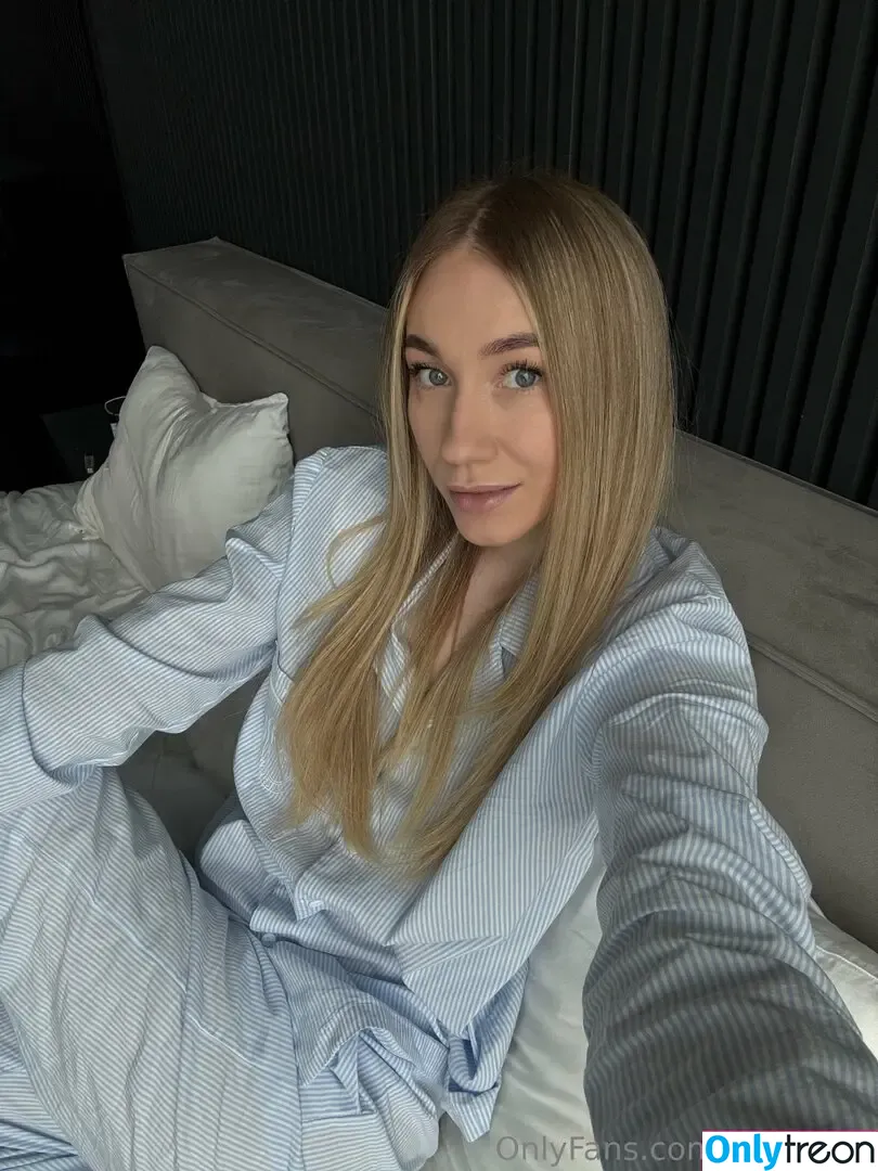 littleellee nude photo #0067 (littleellee)
