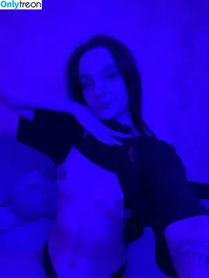 littlehotvicky / littlevickyk nude photo #0005