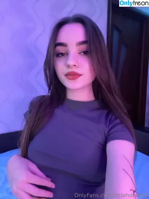 littlehotvicky / littlevickyk nude photo #0020