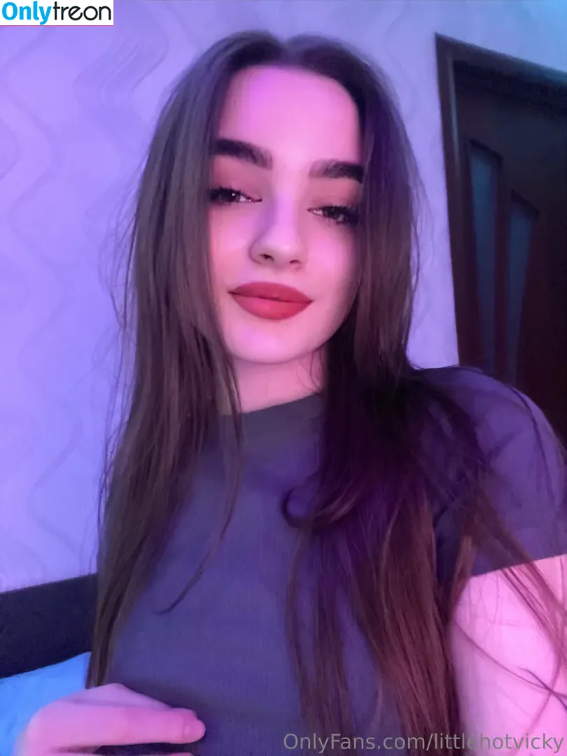 littlehotvicky nude photo #0019 (littlevickyk)