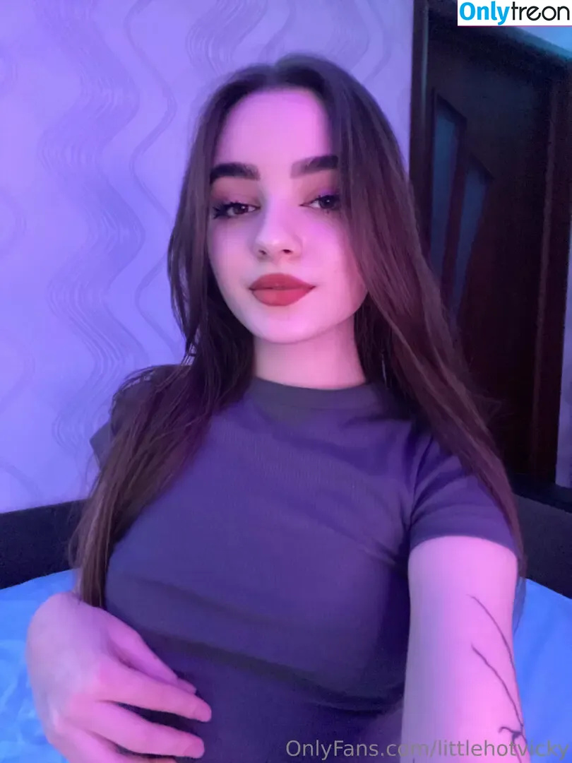 littlehotvicky nude photo #0020 (littlevickyk)
