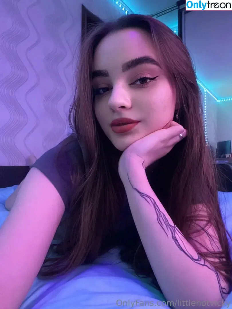 littlehotvicky nude photo #0034 (littlevickyk)