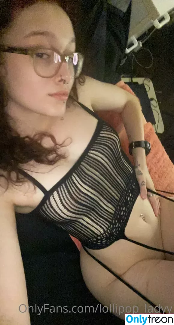 littlemisslollii nude photo #0006 (littlemisslollii)