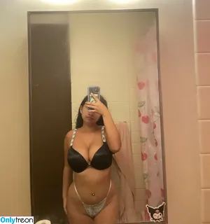 littlemissthicxy / littlemisskaii / missthicxy / strawberrymilkshaakee nude photo #0014