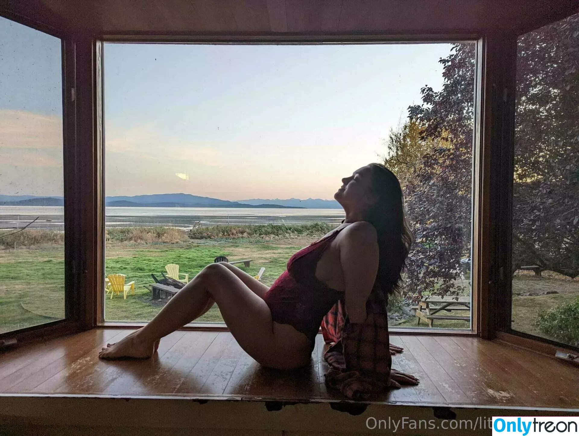 littlemisszoe nude photo #0004 (littlemiss.zoe)