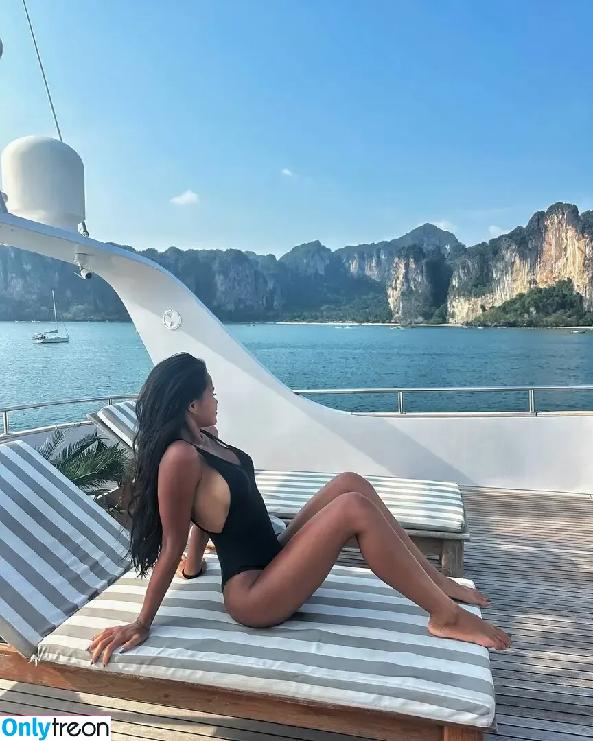 littlesassha_xx nude photo #0039 (iamsassha.sha)
