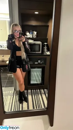 Liv Morgan / yaonlylivvonce nude photo #0575