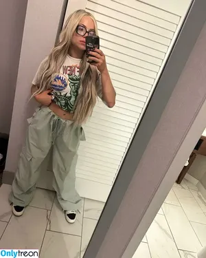 Liv Morgan / yaonlylivvonce nude photo #0597