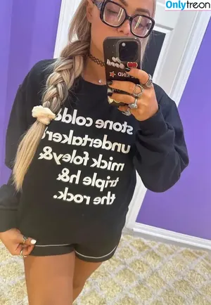 Liv Morgan / yaonlylivvonce nude photo #0610