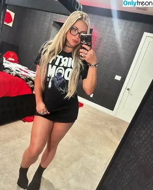 Liv Morgan / yaonlylivvonce nude photo #0859
