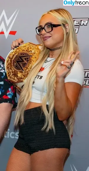 Liv Morgan / yaonlylivvonce nude photo #0973