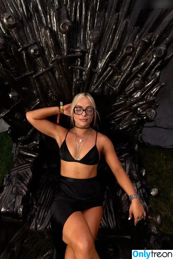 Liv Morgan nude photo #0904 (yaonlylivvonce)
