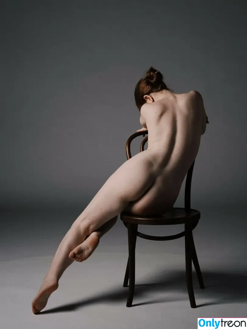 Liv Sage nude photo #0648 (asmallwoman / livsage)